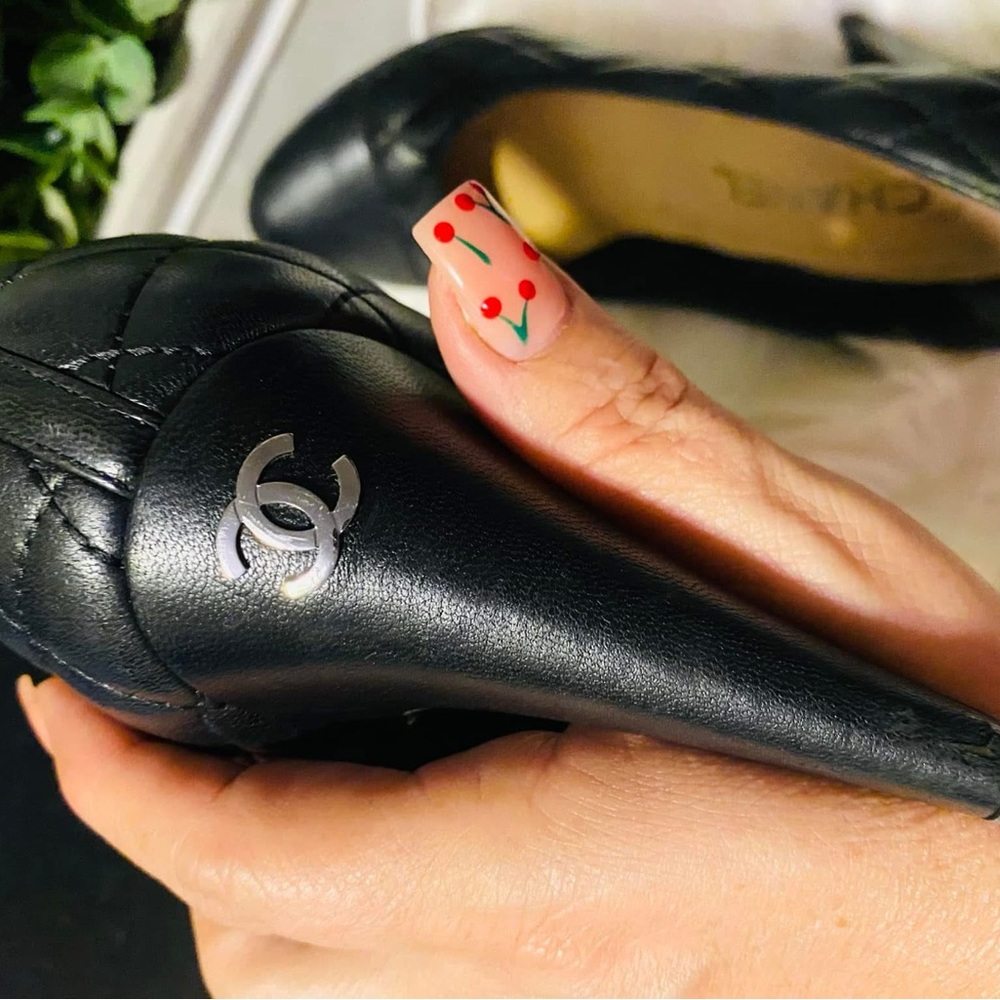 Chanel Black Quilted Women's Heels s - Picture 2 of 5